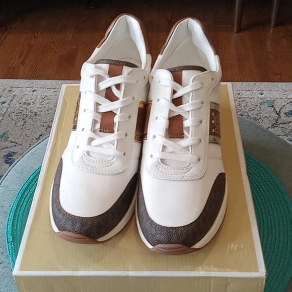Michael Kors trainers-NEW - Picture 1 of 5